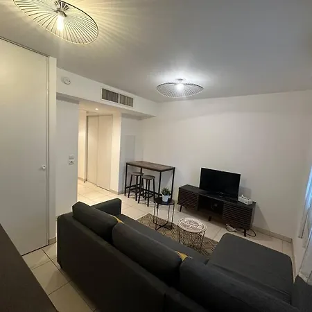 Studio Apartment